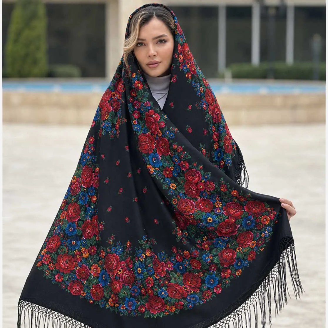 روسری ترکمنی ایرانی مدل تاتار کد 1607 طرح سنتی نخ پلی استر 130x130 مناسب 4 فصل