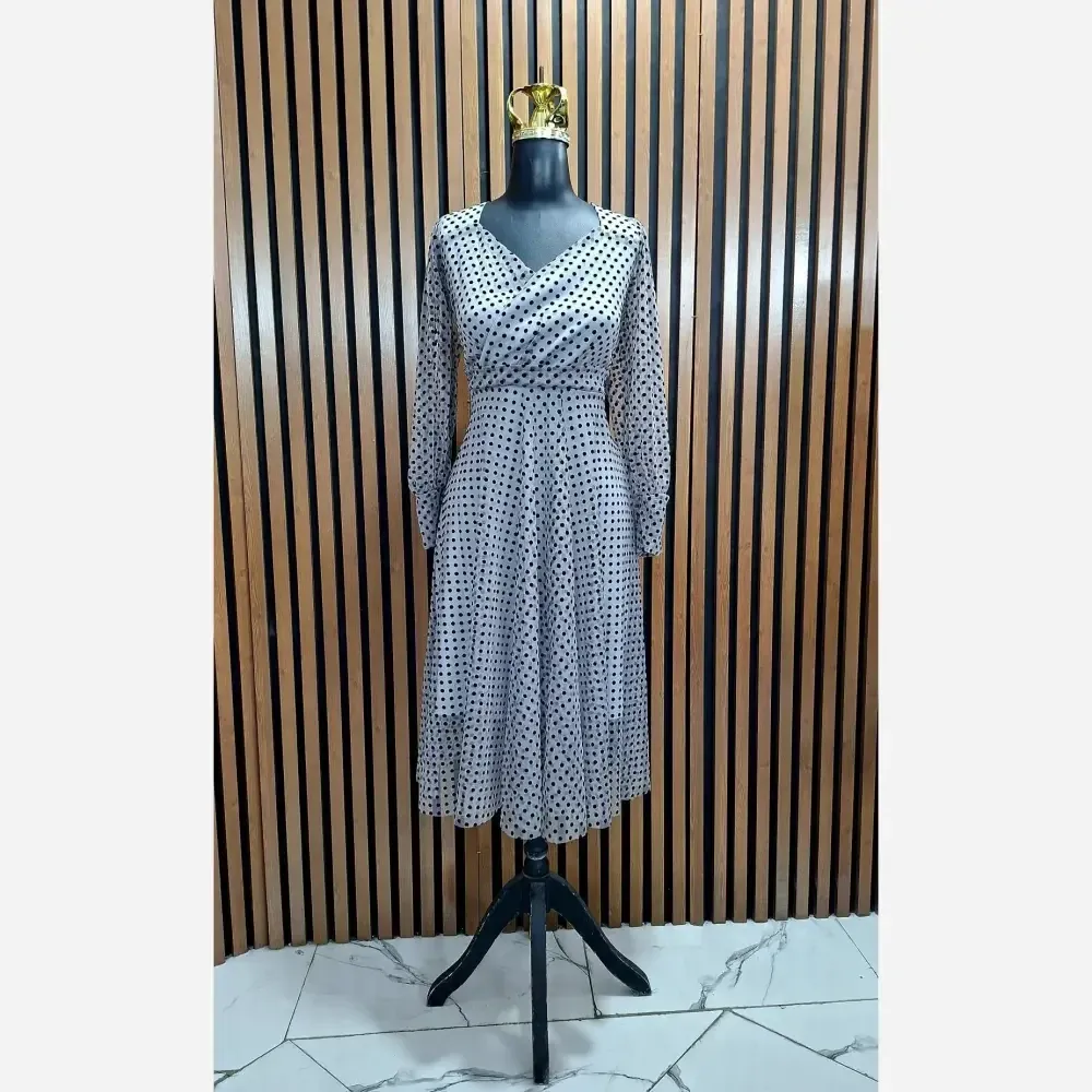 لباس ایسلا فلوک مخمل برجسته قد 120 سایز 42 تا 52