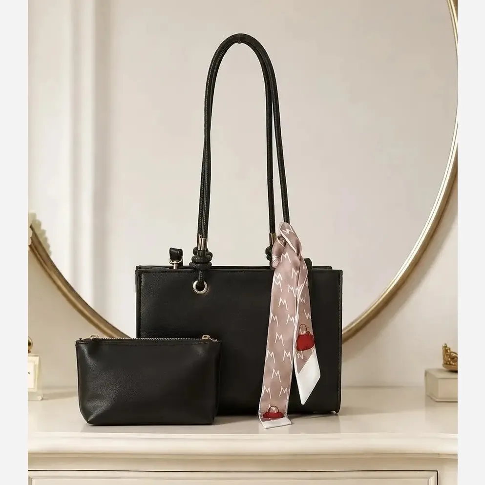 کیف زنانه چرم مصنوعی اسپرت و روزمره با بند بلند