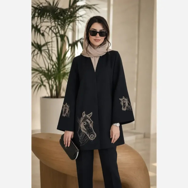 مانتو زنانه کرپ مازراتی گلدوزی مدل ایلیا فری سایز 40 تا 50